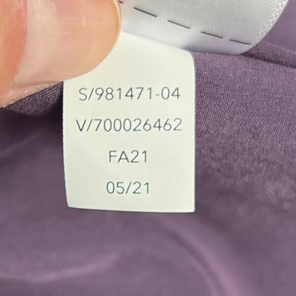 Athleta Urbanite Button Down Shirt in Dusk Violet Size Medium - Picture 6 of 7
